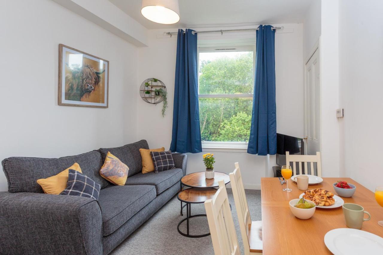 Appartement One Bedroom Just A 10 Min Walk From City Center! *